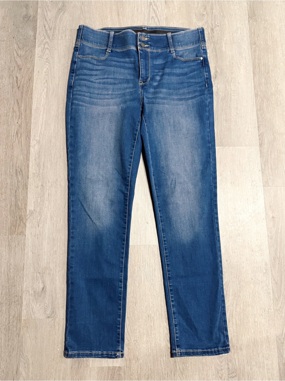 •NINE WEST• SLIM STRAIGHT JEANS